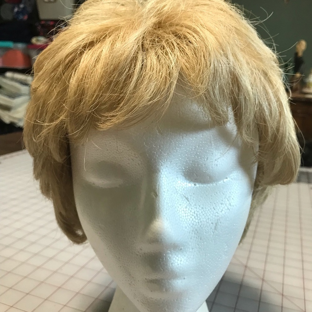 Christine Jordan Short Wig- used synthetic hair